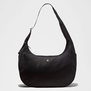 Lululemon City Essentials Oversized Shoulder Bag 18L